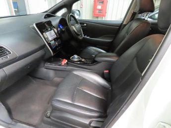 NISSAN LEAF 30kWh Tekna Auto 5dr