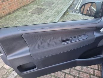 PEUGEOT 207 1.4 16v S