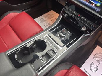 JAGUAR XE 2.0d [180] R-Sport 4dr Auto