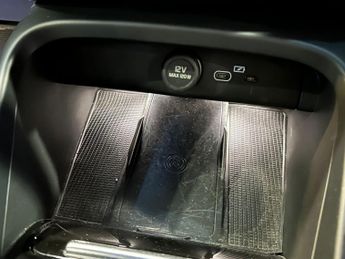 VOLVO XC40 2.0 Ultimate Dark B3 (163 hp)