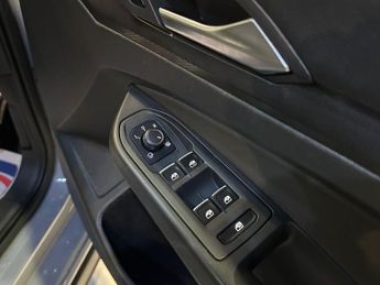 VOLKSWAGEN GOLF 2.0 TSI GTI