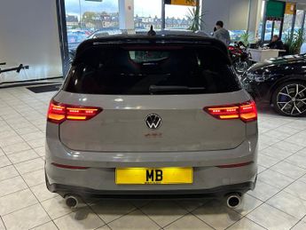 VOLKSWAGEN GOLF 2.0 TSI GTI