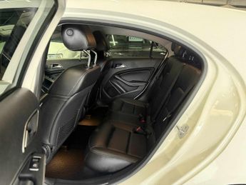 MERCEDES-BENZ A CLASS 2.1 A200d Sport