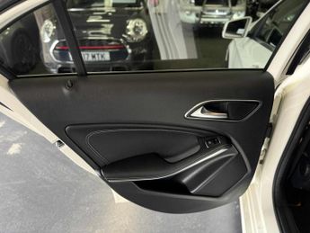 MERCEDES-BENZ A CLASS 2.1 A200d Sport