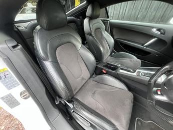 AUDI TT 2.0 TDI Black Edition