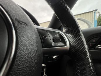 AUDI TT 2.0 TDI Black Edition