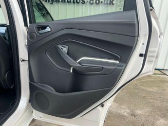 FORD KUGA 1.5T EcoBoost Vignale Auto AWD Euro 6 (s/s) 5dr