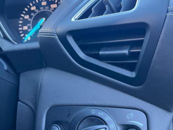 FORD KUGA 1.5T EcoBoost Vignale Auto AWD Euro 6 (s/s) 5dr