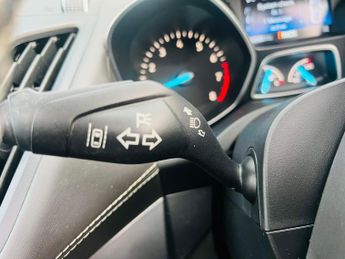 FORD KUGA 1.5T EcoBoost Vignale Auto AWD Euro 6 (s/s) 5dr