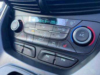 FORD KUGA 1.5T EcoBoost Vignale Auto AWD Euro 6 (s/s) 5dr