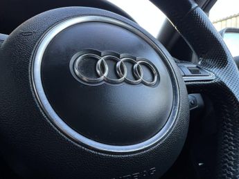 AUDI A4 AVANT 2.0 TDI S line