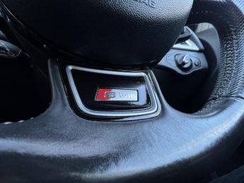 AUDI A4 AVANT 2.0 TDI S line