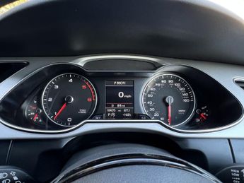 AUDI A4 AVANT 2.0 TDI S line