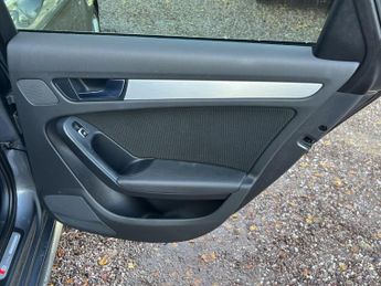 AUDI A4 AVANT 2.0 TDI S line