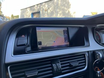 AUDI A4 AVANT 2.0 TDI S line