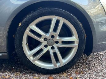 AUDI A4 AVANT 2.0 TDI S line