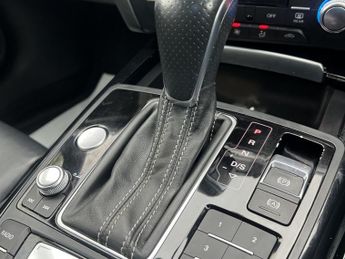 AUDI A6 AVANT 2.0 TDI Black Edition