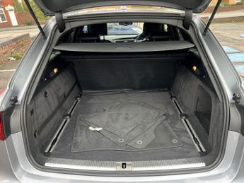 AUDI A6 AVANT 2.0 TDI Black Edition