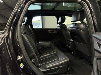 AUDI Q7 3.0 TDI V6 Black Edition