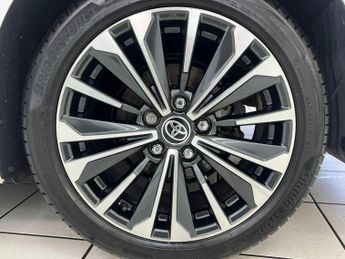 TOYOTA COROLLA 1.8 VVT-h Design Touring Sports CVT Euro 6 (s/s) 5dr