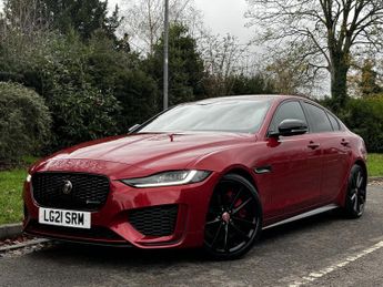 Jaguar XE 2.0 D200 MHEV R-Dynamic Black