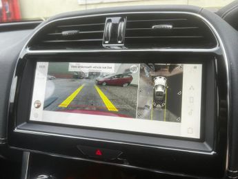 JAGUAR XE 2.0 D200 MHEV R-Dynamic Black