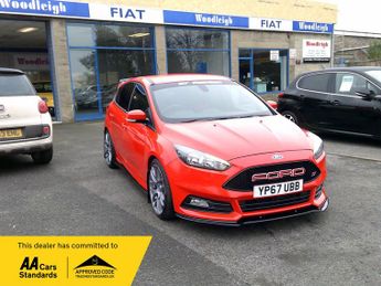 Ford Focus 2.0 T EcoBoost ST-2