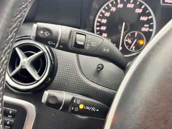 MERCEDES-BENZ A CLASS 1.6 A180 BlueEfficiency SE