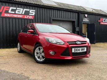Ford Focus 1.0T EcoBoost Titanium Navigator Euro 5 (s/s) 5dr