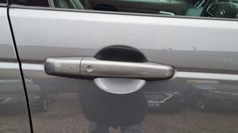 LAND ROVER DISCOVERY SPORT 2.0 TD4 HSE Dynamic Lux