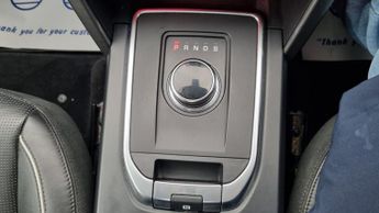 LAND ROVER DISCOVERY SPORT 2.0 TD4 HSE Dynamic Lux