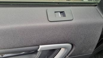 LAND ROVER DISCOVERY SPORT 2.0 TD4 HSE Dynamic Lux