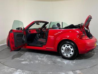 VOLKSWAGEN BEETLE 2.0 TDI BlueMotion Tech Design Cabriolet Euro 6 (s/s) 2dr
