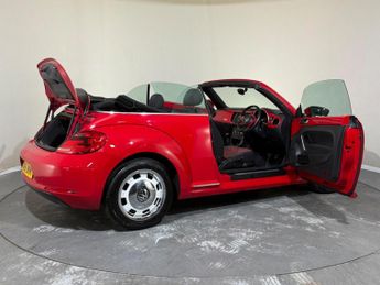 VOLKSWAGEN BEETLE 2.0 TDI BlueMotion Tech Design Cabriolet Euro 6 (s/s) 2dr