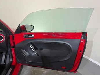 VOLKSWAGEN BEETLE 2.0 TDI BlueMotion Tech Design Cabriolet Euro 6 (s/s) 2dr