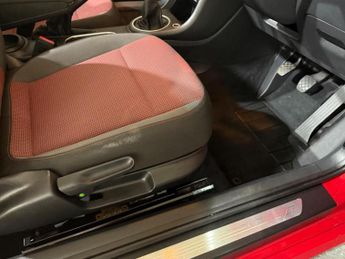 VOLKSWAGEN BEETLE 2.0 TDI BlueMotion Tech Design Cabriolet Euro 6 (s/s) 2dr