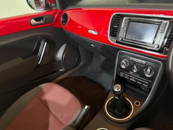 VOLKSWAGEN BEETLE 2.0 TDI BlueMotion Tech Design Cabriolet Euro 6 (s/s) 2dr