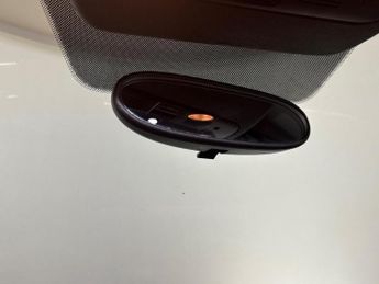 VOLKSWAGEN BEETLE 2.0 TDI BlueMotion Tech Design Cabriolet Euro 6 (s/s) 2dr