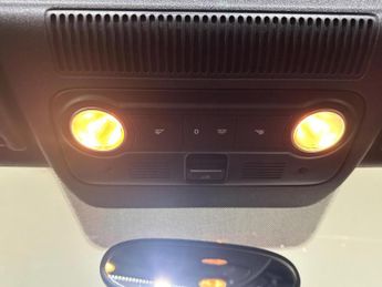 VOLKSWAGEN BEETLE 2.0 TDI BlueMotion Tech Design Cabriolet Euro 6 (s/s) 2dr