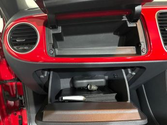 VOLKSWAGEN BEETLE 2.0 TDI BlueMotion Tech Design Cabriolet Euro 6 (s/s) 2dr