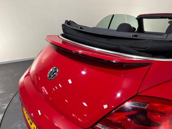VOLKSWAGEN BEETLE 2.0 TDI BlueMotion Tech Design Cabriolet Euro 6 (s/s) 2dr