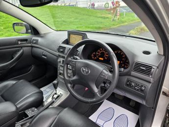 TOYOTA AVENSIS 2.0 VVT-i T Spirit 5dr