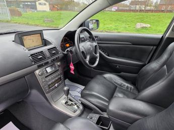 TOYOTA AVENSIS 2.0 VVT-i T Spirit 5dr