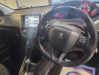 PEUGEOT 208 1.4 e-HDi Active