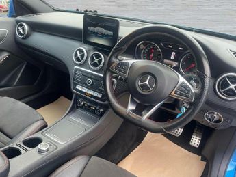 MERCEDES-BENZ A CLASS 2.1 A200d AMG Line 7G-DCT Euro 6 (s/s) 5dr