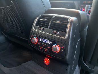 AUDI A6 AVANT 2.0 TDI ultra Black Edition