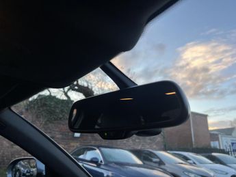 AUDI A6 AVANT 2.0 TDI ultra Black Edition