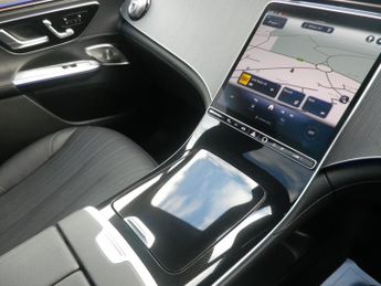 MERCEDES-BENZ EQE 25 Plate EQE 350+ 96kWh AMG Line Night Edition Plus