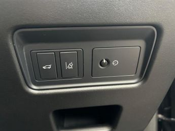 LAND ROVER DISCOVERY 3.0 Si6 V6 SE