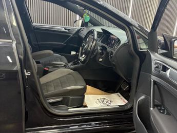 VOLKSWAGEN GOLF 2.0 TDI R-Line Edition DSG Euro 6 (s/s) 5dr